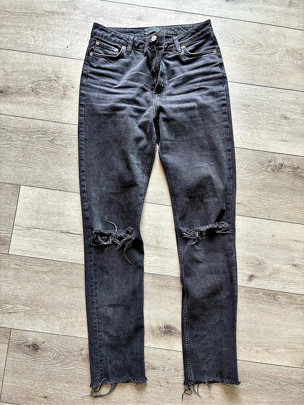 TALL Distressed Jeans in Black